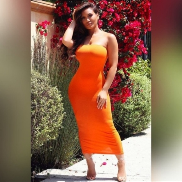 Dresses & Skirts - Midi Maxi Dress w/ back slit